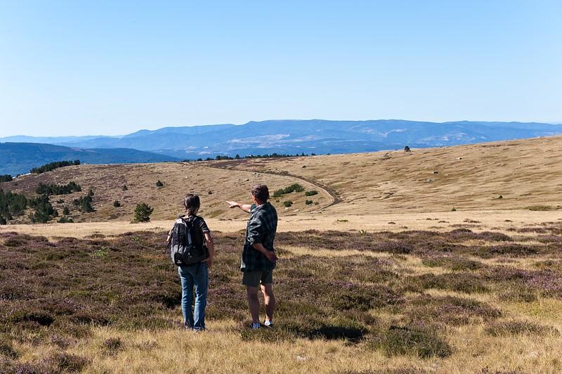  Randonneurs sur le mont Lozère © DAVERSIN Bruno 