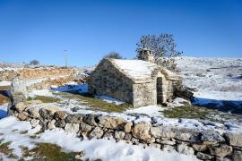 four_traditionnel_hameau_du_villaret_bureau_de_lantenne_massif_causses_gorges_du_parc_national_des_cevennes_bouisson_etc.jpg