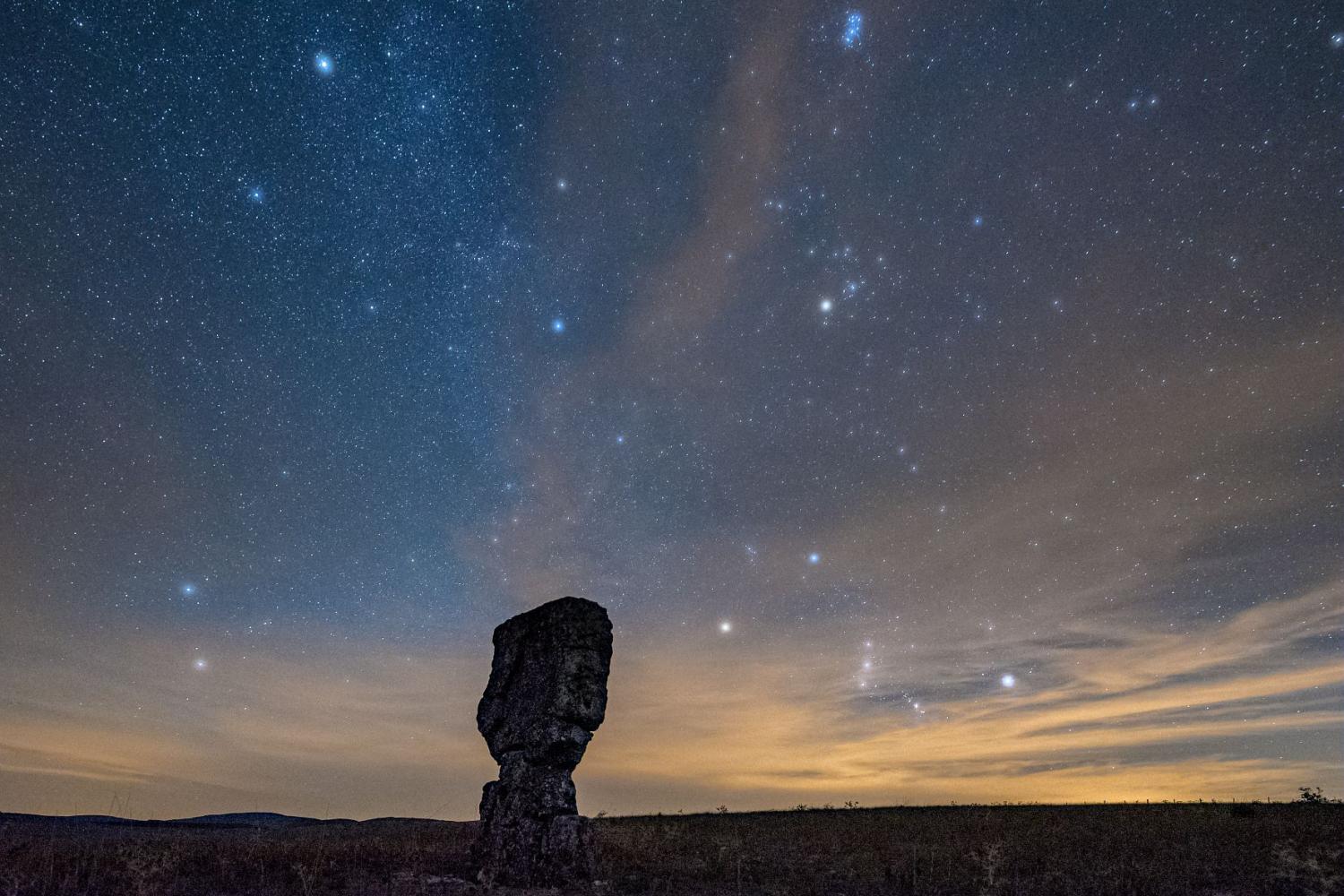 Le ciel étoilé et l'environnement nocturne