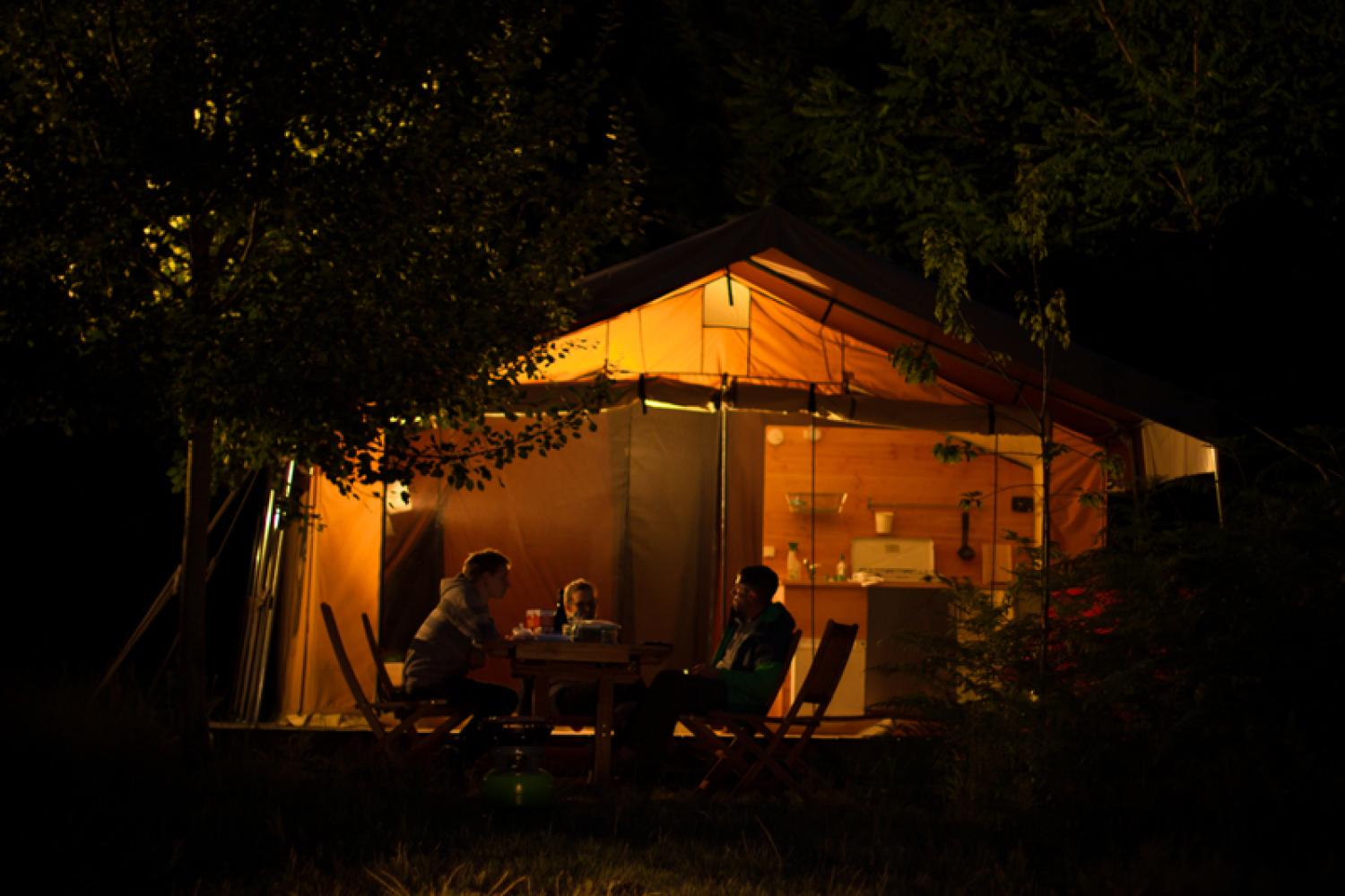 nuit-tente-safari-bivouac-nature.jpg